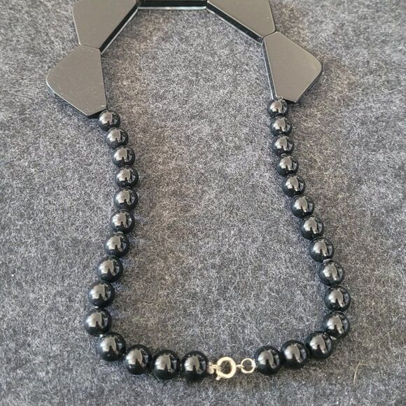 Vintage beaded and big mirrored triangle Necklace Black with mirror triangles - Picture 3 of 3